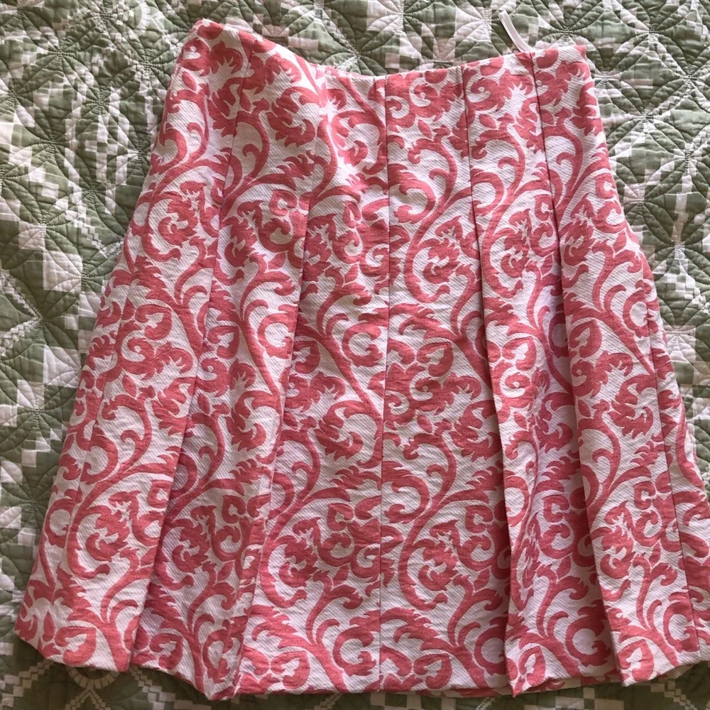 Chic feminine skirt suit - Picture 7 of 11